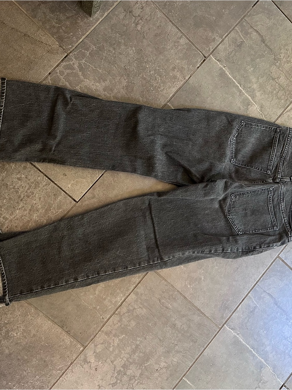 Women’s NWT Abercrombie Jeans - Picture 3 of 4